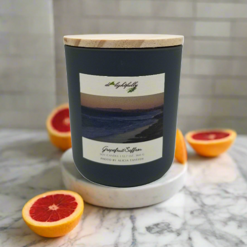 De'Lightfully Soy Candle in Grapefruit Saffron